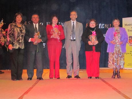 Municipalidad de Traiguén homenajeó a 31 Docentes y 1 Asistente de la Educación
