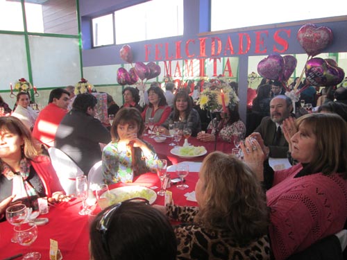 Municipalidad Celebró a Funcionarias en el Día de la Madre