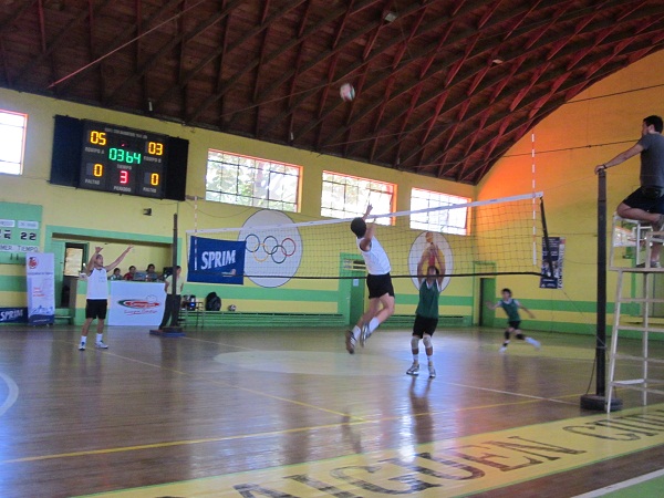 El Voleibol Duplas fue protagonista en el Gimnasio Patricio Phillips de Traiguén