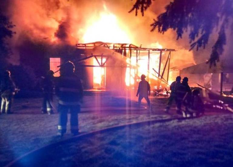 Ocho caballos murieron calcinados en un presunto ataque incendiario en Traiguén