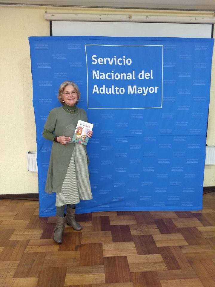 Traiguenina Gana Concurso Literario Regional del Servicio Nacional del Adulto Mayor