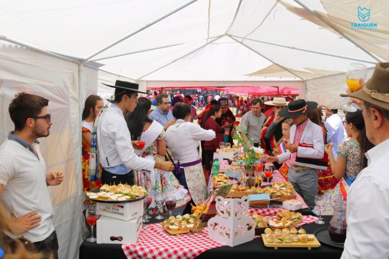 Más de 2 Mil Personas Disfrutaron de la Primera Feria Costumbrista en Quichamahuida
