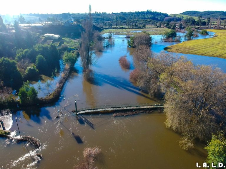Impresionantes Imágenes Aéreas de la Crecida del Cause del Río Traiguén