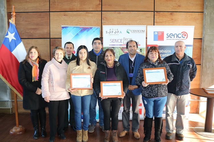 Mujeres de Taller Laboral reciben Certificación en Curso de Cocina y Repostería