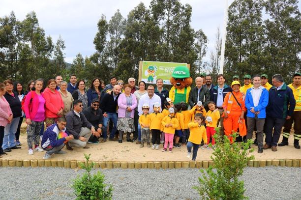 Vecinos de Traiguén inauguran Plaza Graneros de Chile