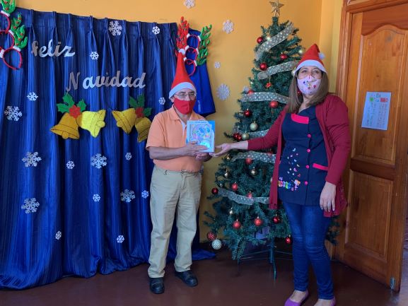 Escuela Diego Portales, realizó entrega de obsequios de Navidad provenientes de la Ilustre Municipalidad de Traiguén a estudiantes de Educación Parvularia y Primer ciclo básico