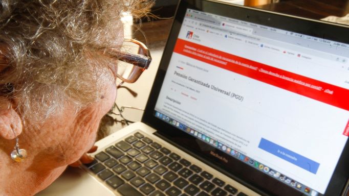 Inició pago masivo de la Pensión Garantizada Universal : 530 mil personas recibirán el depósito este viernes