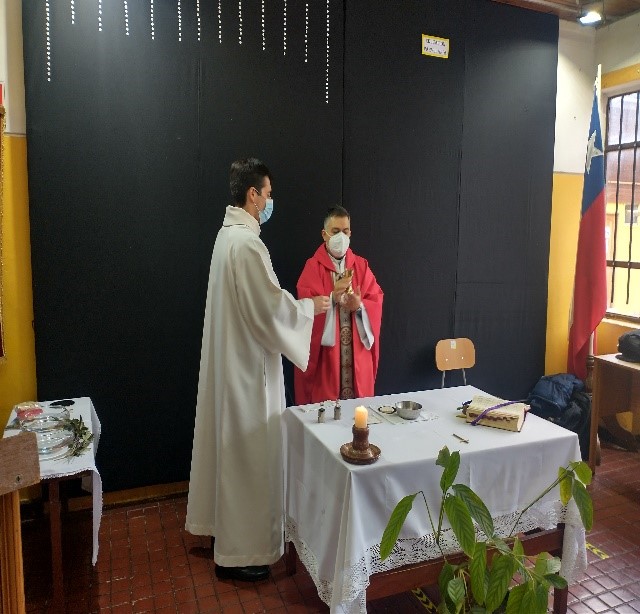 Escuela Diego Portales, celebra Domingo de Ramos en conjunto con la Parroquia Sagrado Corazón de Jesús