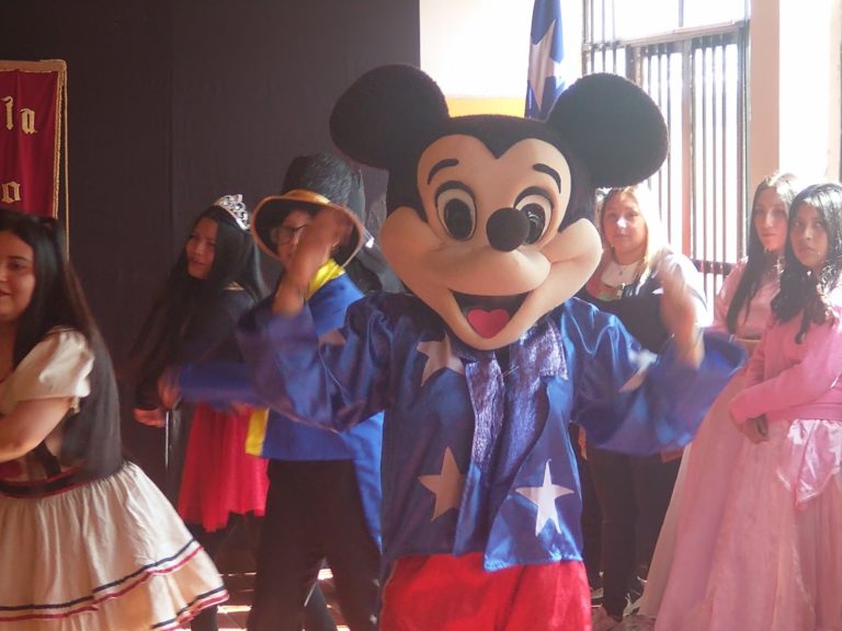 Escuela Diego Portales, saluda en forma especial a sus Educadoras de Párvulos al celebrar su día