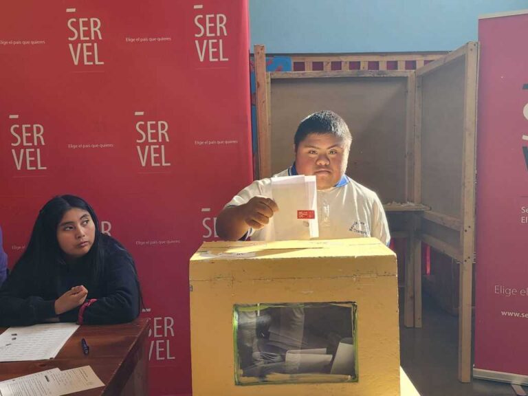 Servel Araucanía fomenta la inclusión con actividad de formación ciudadana en Escuela Especial las Lilas de Traiguén