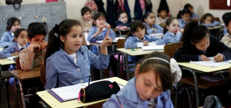 Educación Formal Pública: «Proceso De Nuevo Formato De Instrucción Escolar» por Alberto Cifuentes