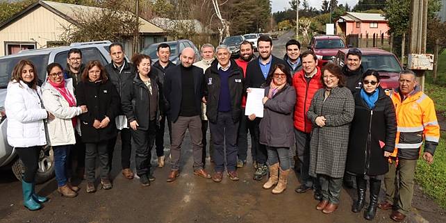 GOBERNADOR RIVAS FIRMA MENSAJE QUE BENEFICIARÁ A CERCA DE 800 HABITANTES CON LA CONSTRUCCIÓN DE POSTA RURAL EN QUECHEREGUAS EN TRAIGUÉN