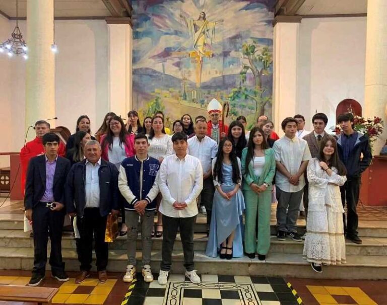 Jóvenes y adultos fueron confirmados en Traiguén