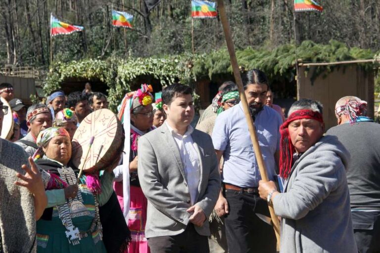 Comunidad Mapuche Andrés Pichincura de Traiguén Recibe Títulos de Propiedad tras 16 Años de Espera